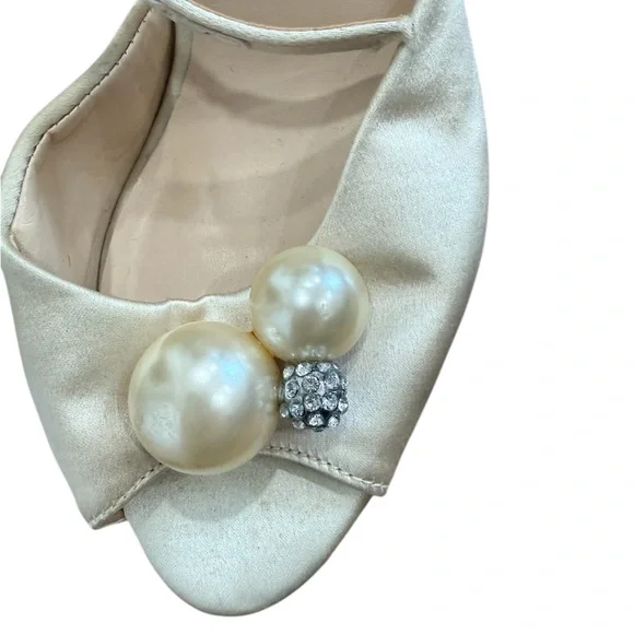 Nine West Cream Heels with Pearl Accent - Picture 5 of 5